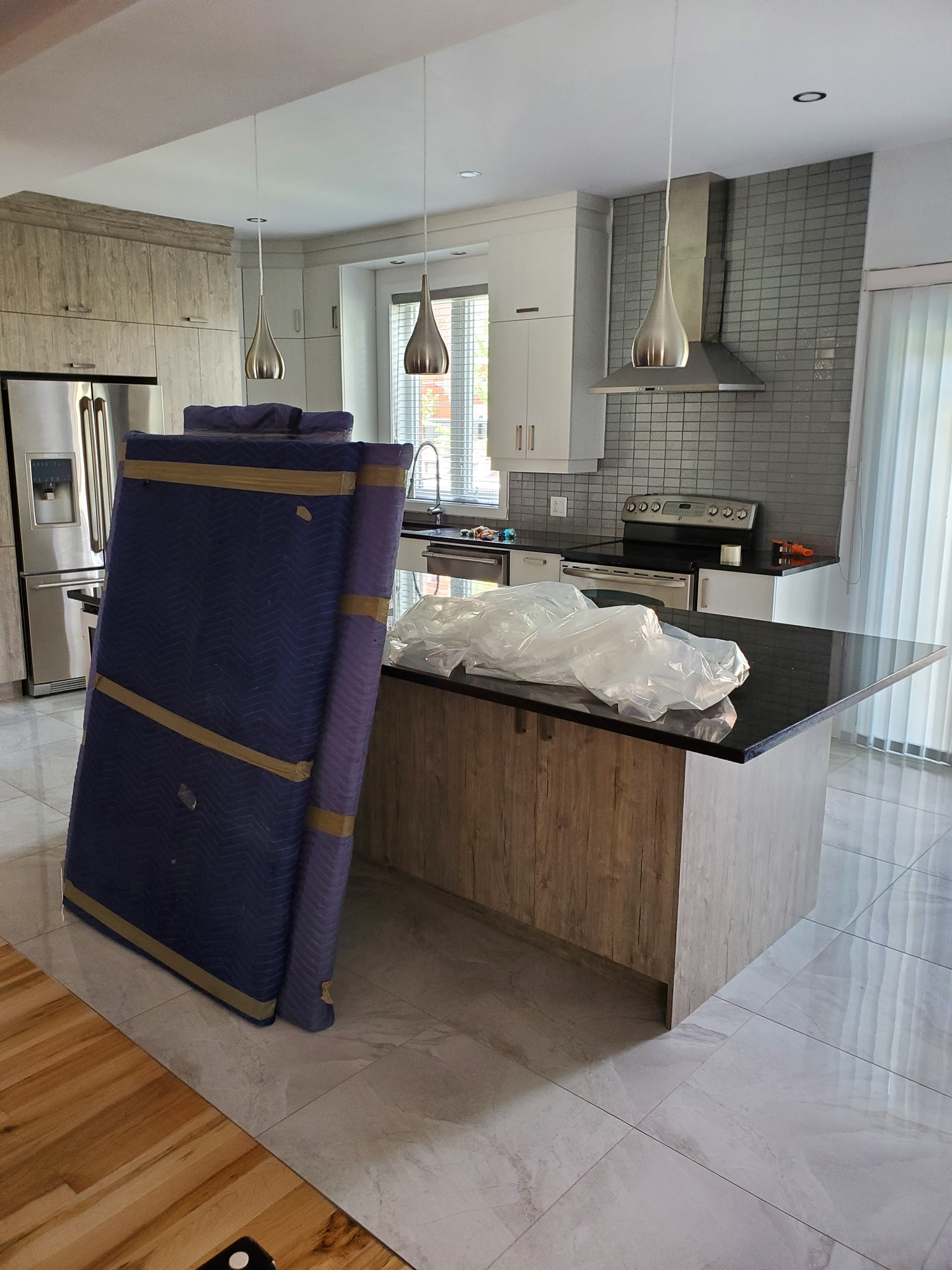 PHOTO-DESCRIPTION-PHOTO