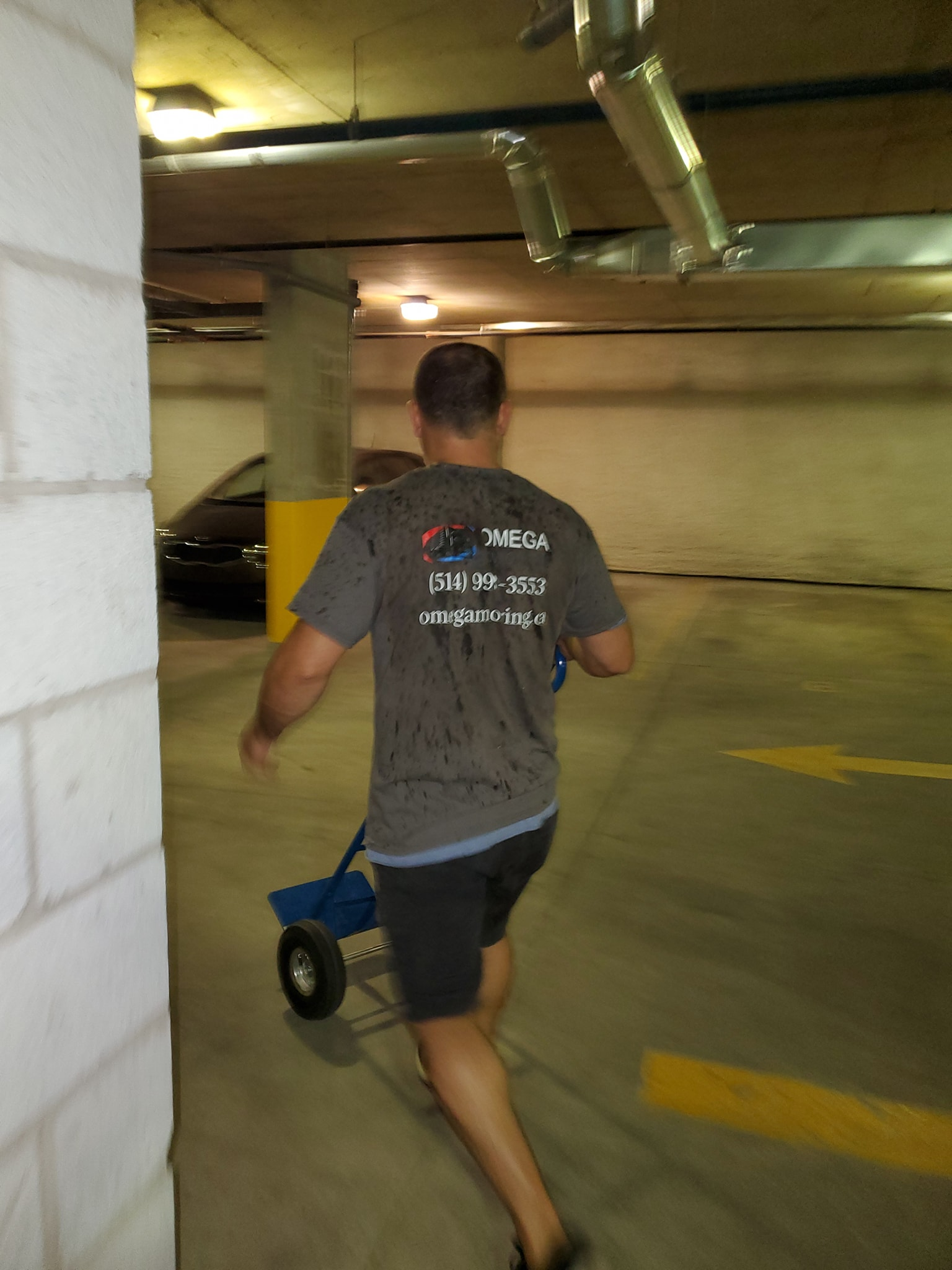 Mover, Hand truck, Moving Downtown Montreal