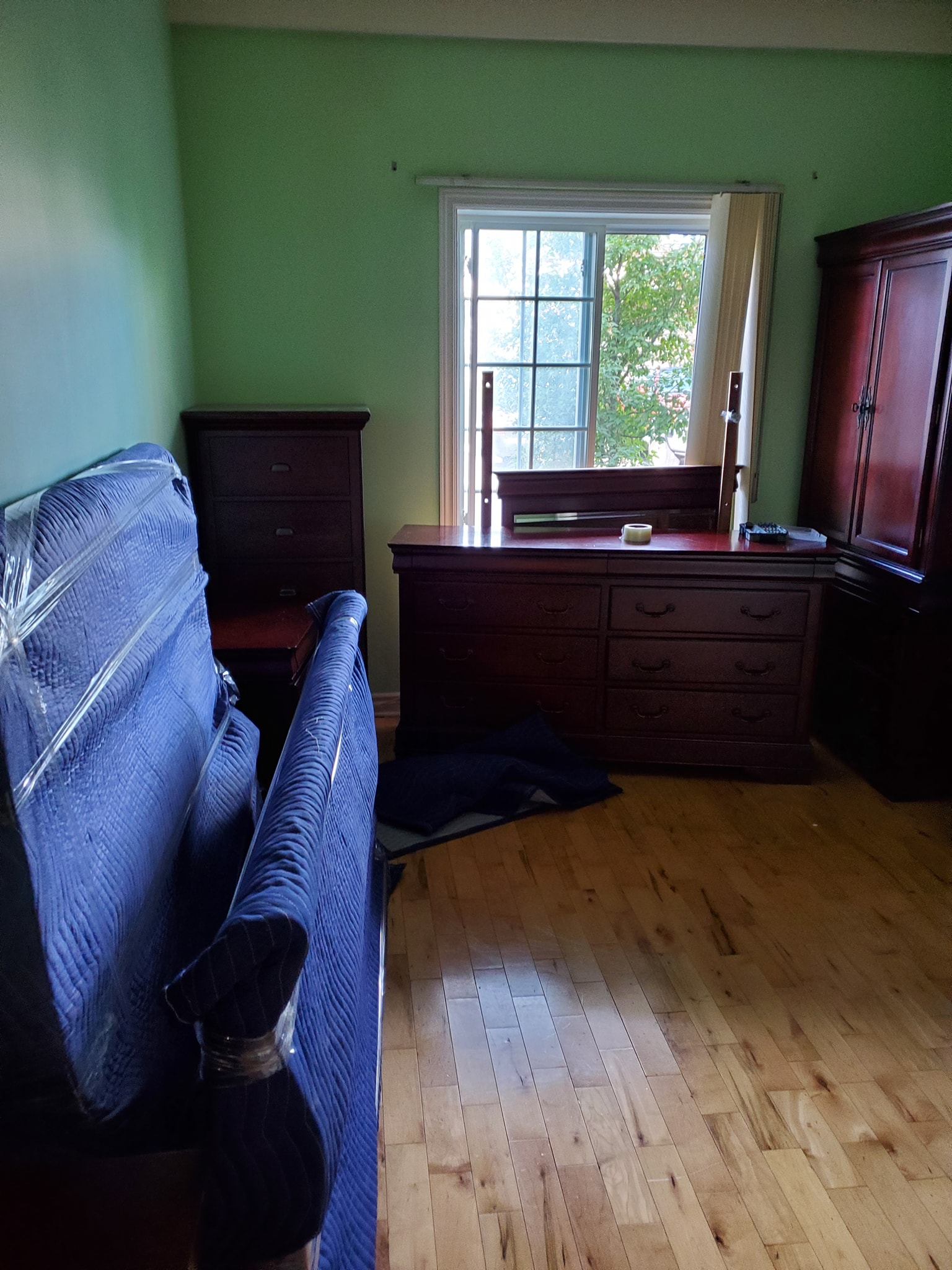 Laval moving, North Shore, apartment