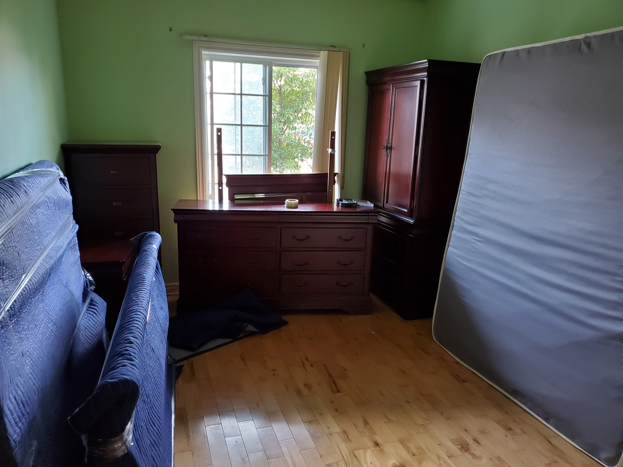 Laval moving, apartment, furniture, mattress